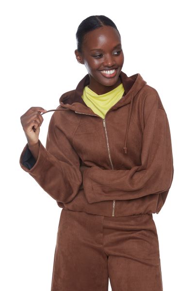 628020